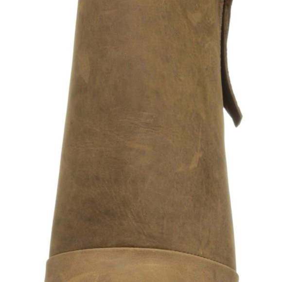 Kelsi Dagger Brooklyn
Womens Side Zip Block Heel Peep Toe Booties Brown Size 7.5 - Picture 13 of 14